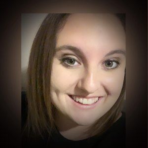 Meet your Posher, Caitlin